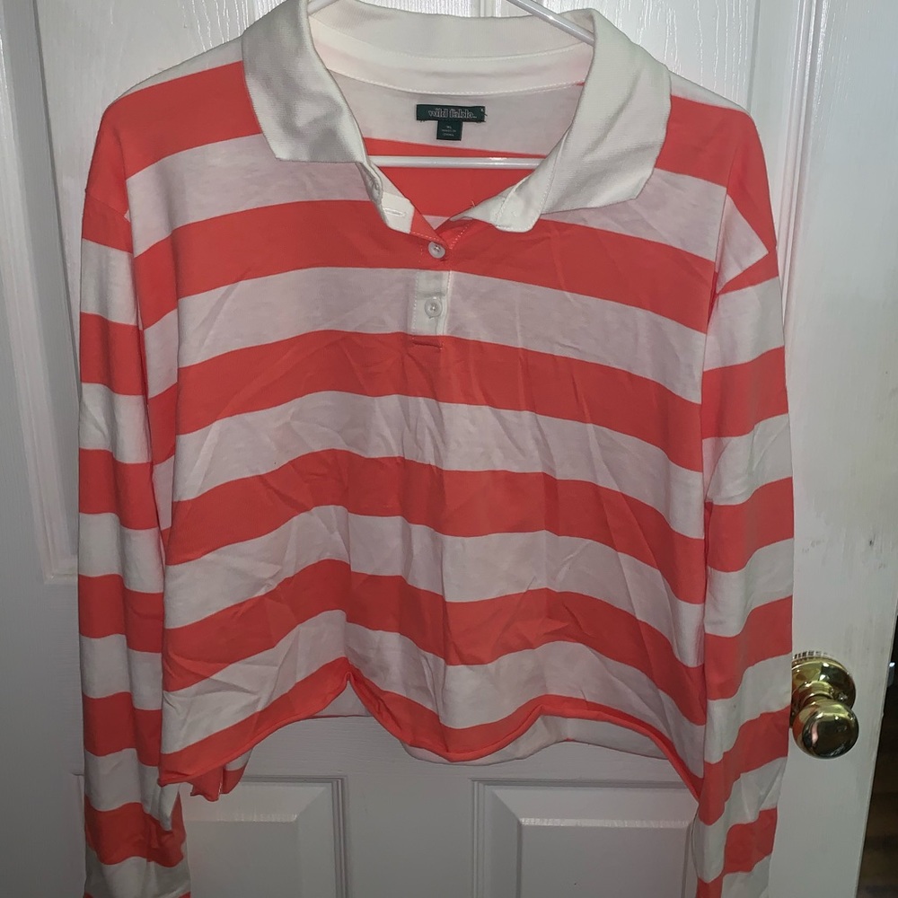 Long sleeve striped cropped top..